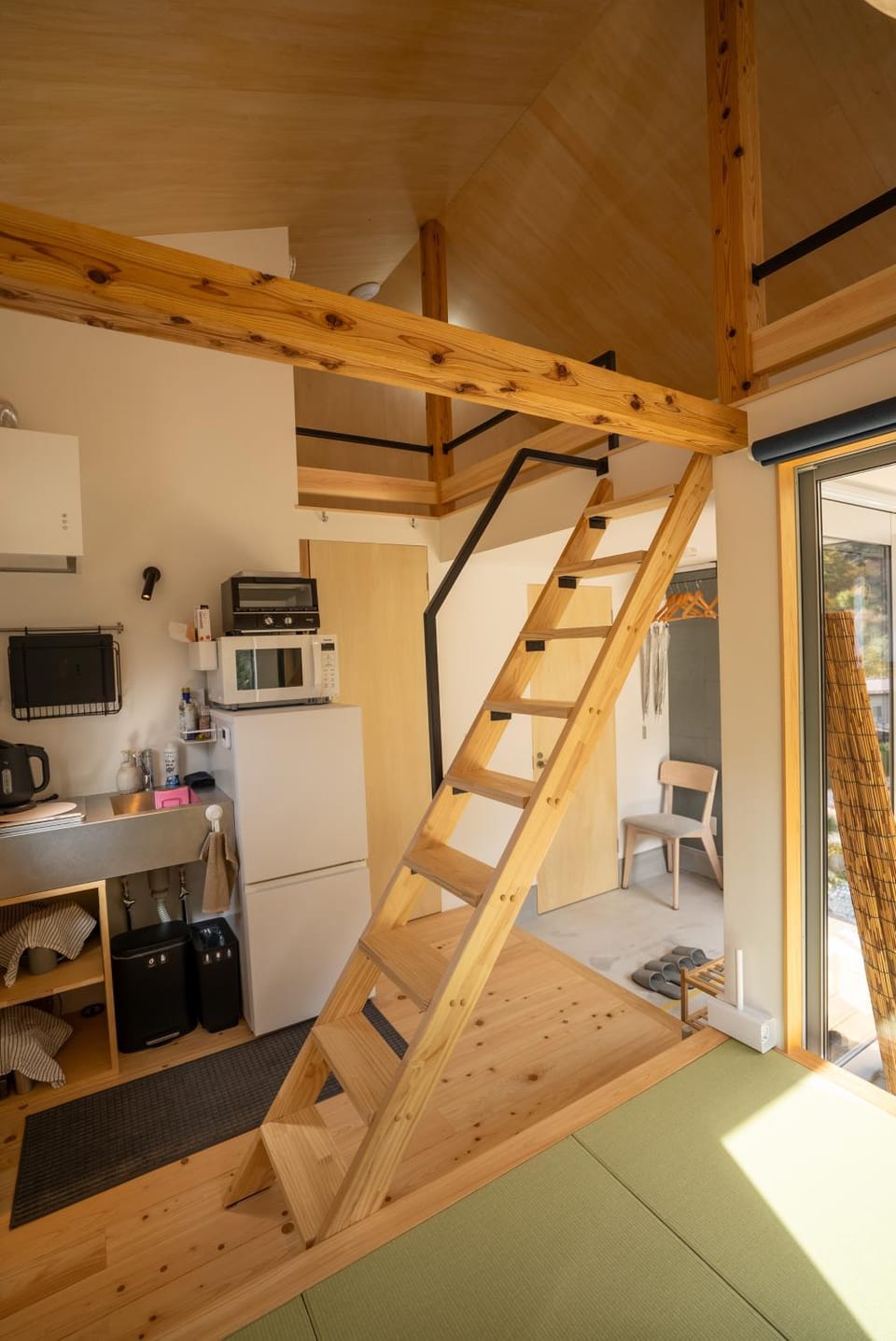 Kitchen or kitchenette, Living room