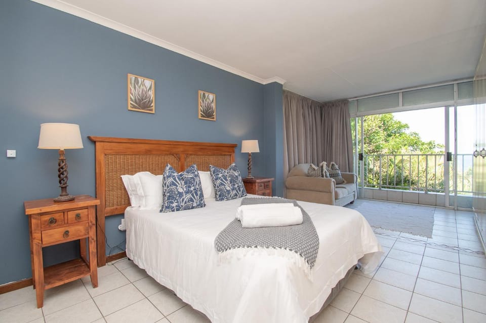 Bed, View (from property/room), Photo of the whole room, Seating area, Bedroom