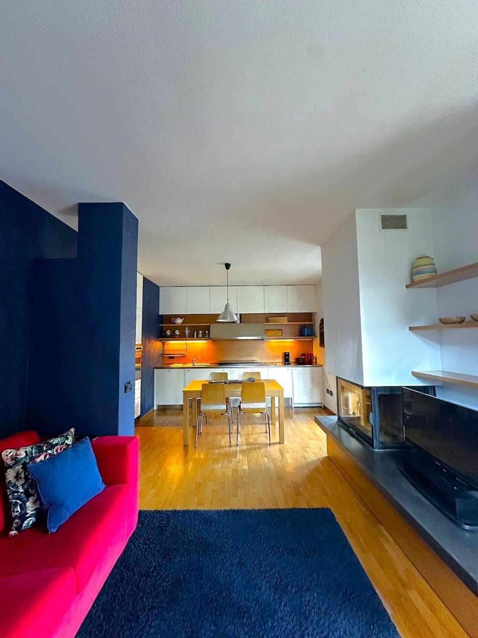 Living room, Dining area
