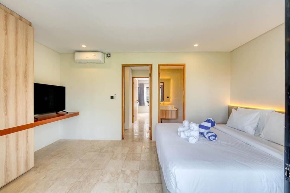 Enzio A3 Elegant 3BR Villa in Vibrant Pererenan Villa in North Kuta