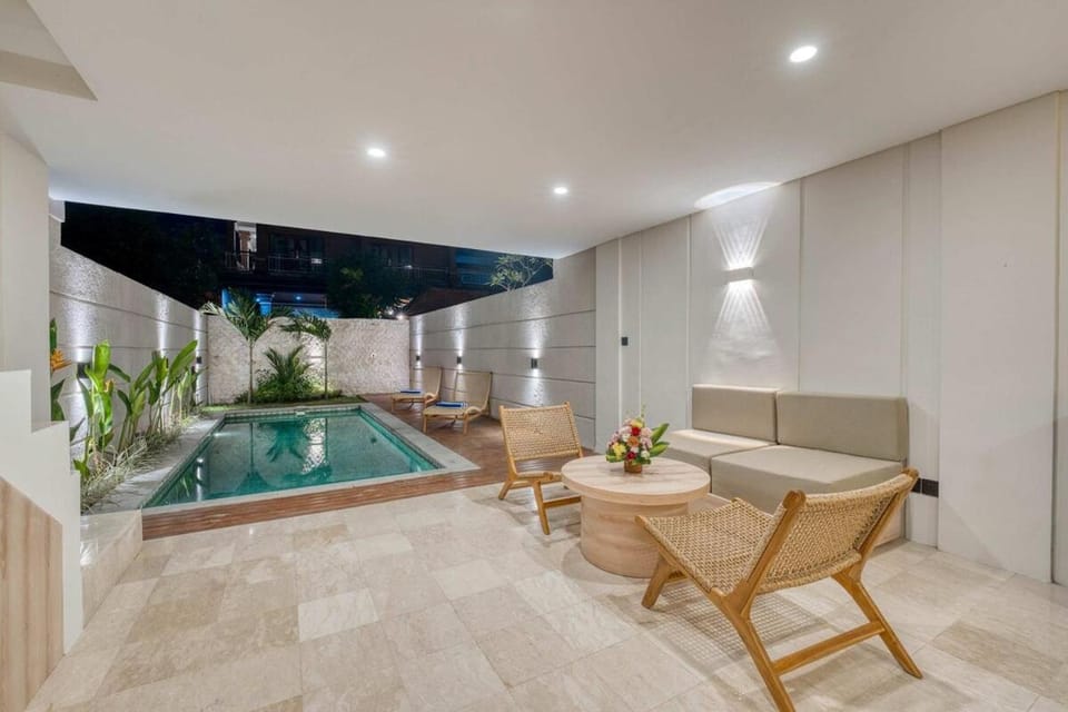 Enzio A3 Elegant 3BR Villa in Vibrant Pererenan Villa in North Kuta