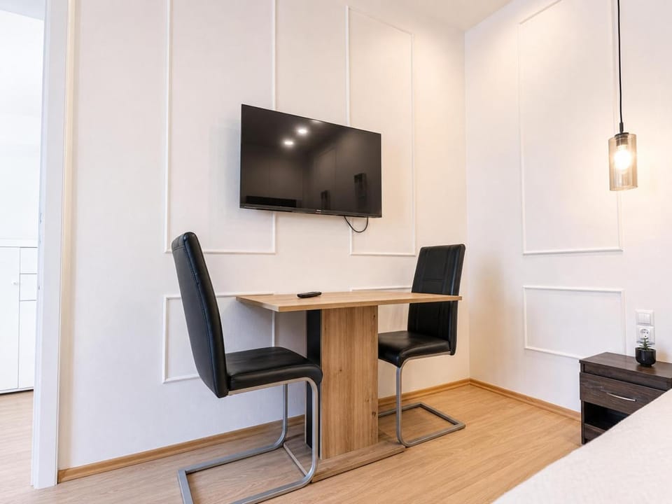 TV and multimedia, Dining area