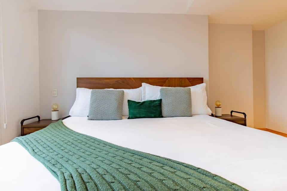 Capitalia Near to ABC Hospital with Gym Access House in Mexico City