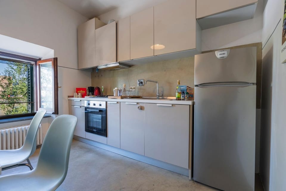 Kitchen or kitchenette, Dining area, oven, stove