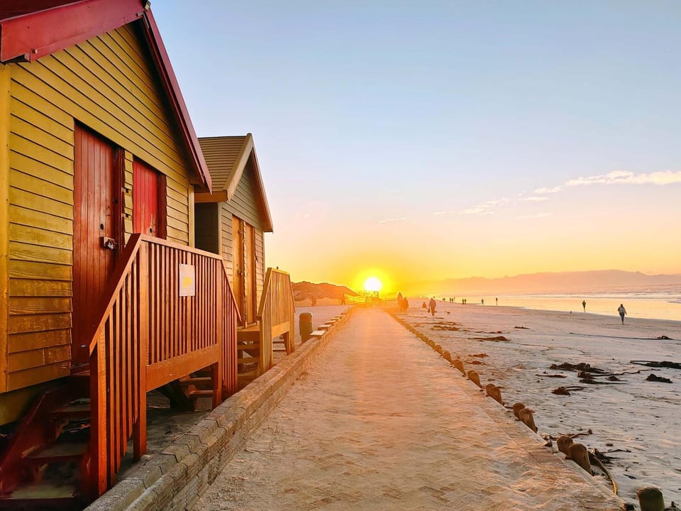 Wavescapes Sunrise Stay Apartment in Cape Town