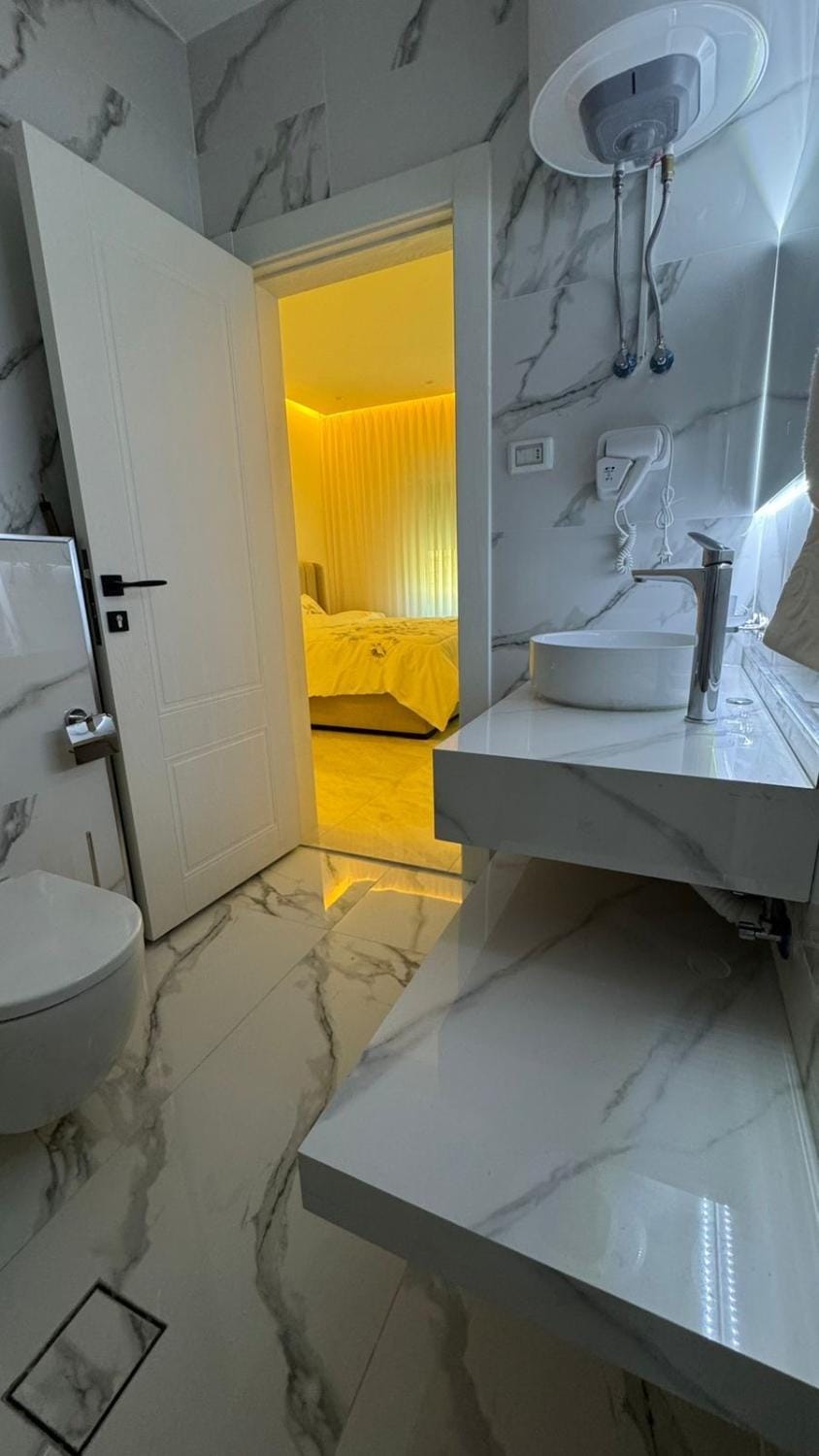 Shower, Bathroom, hair dryier