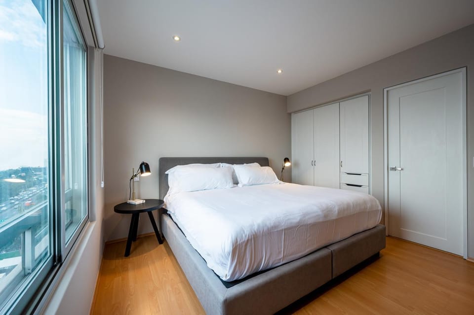 2BR Santa Fe Style & Comfort with Gym & Parking House in Mexico City