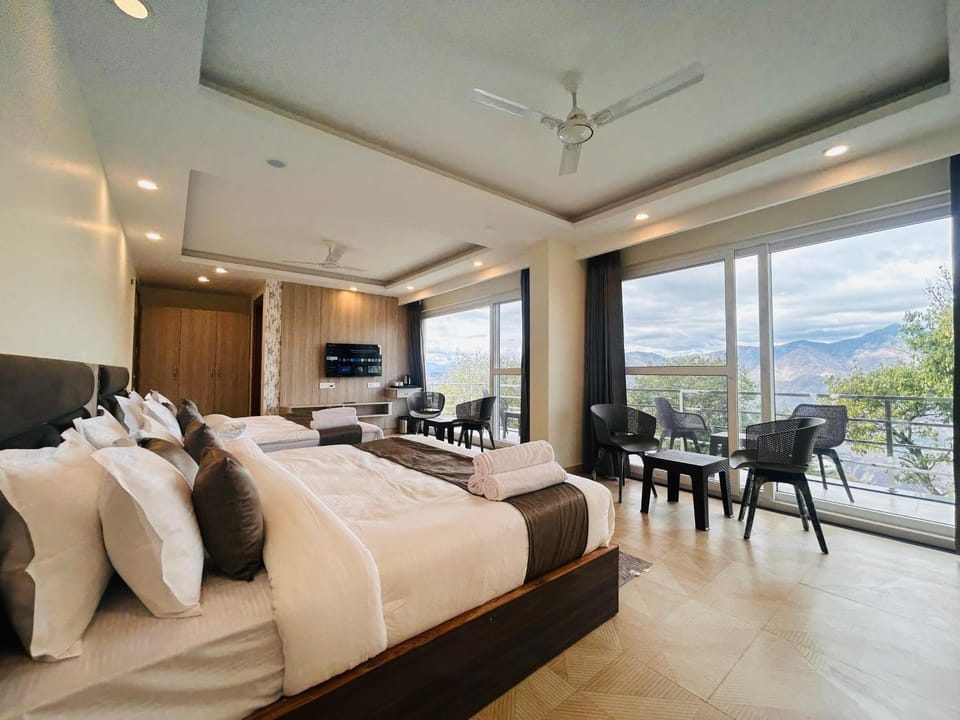 Natural landscape, TV and multimedia, Photo of the whole room, Seating area, Bedroom