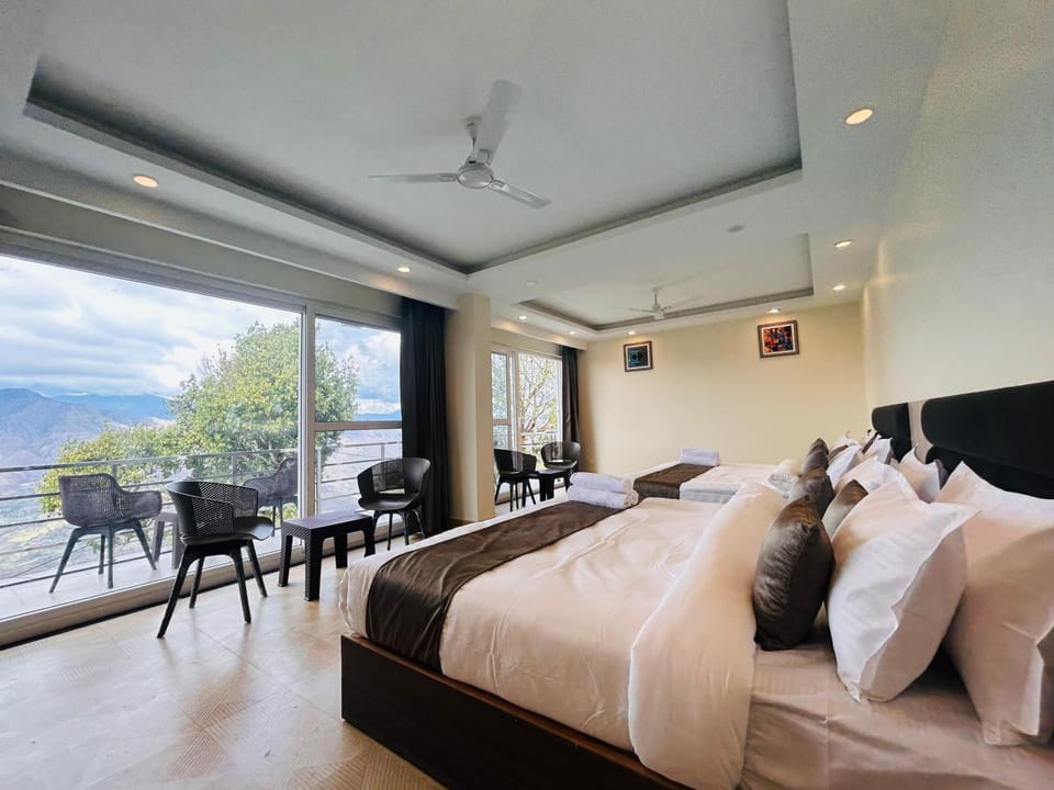 Bed, Natural landscape, View (from property/room), Balcony/Terrace, Living room, Photo of the whole room, Seating area, Dining area, Bedroom, Lake view, Mountain view, River view, Sea view, fireplace