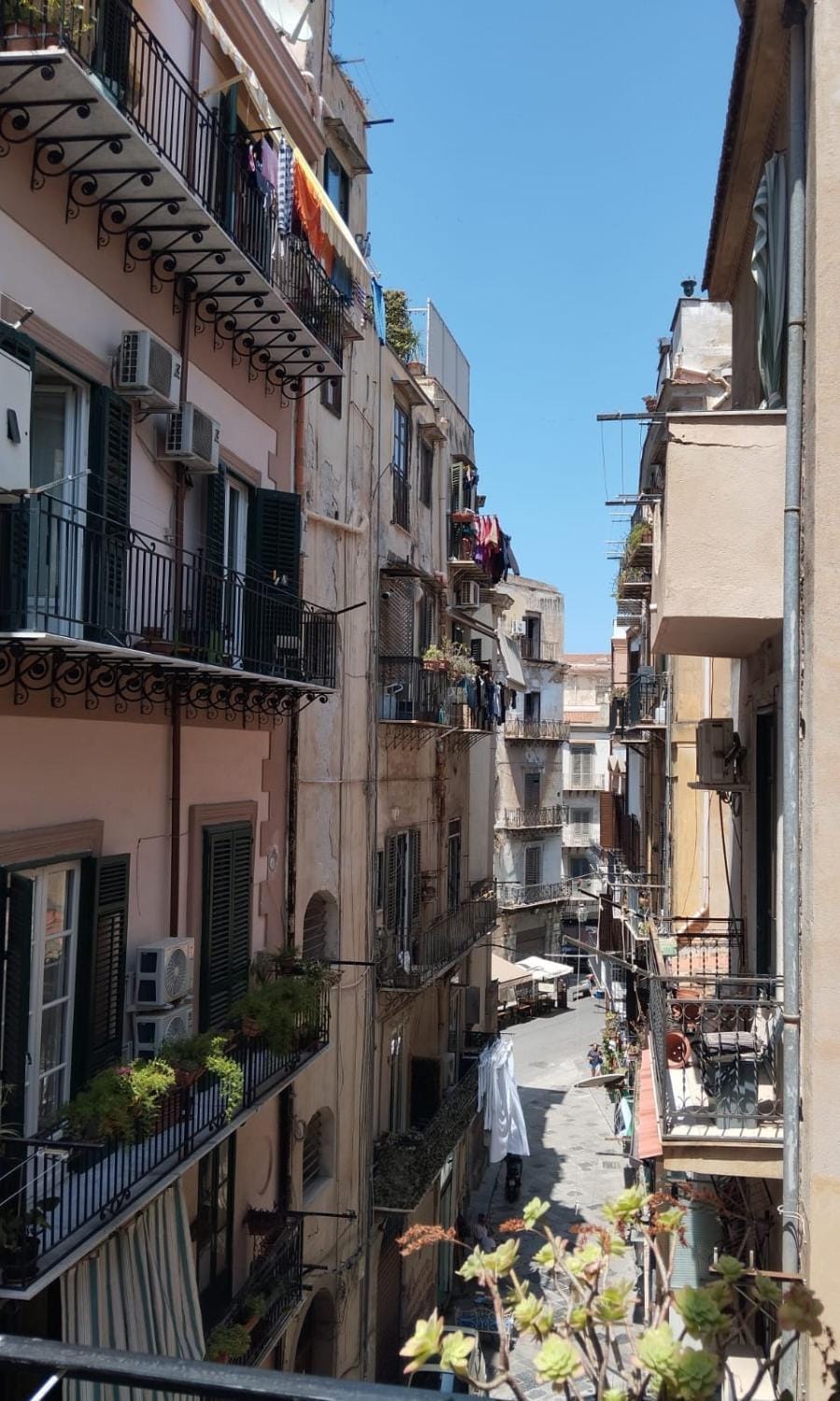 Property building, Neighbourhood, City view, Street view