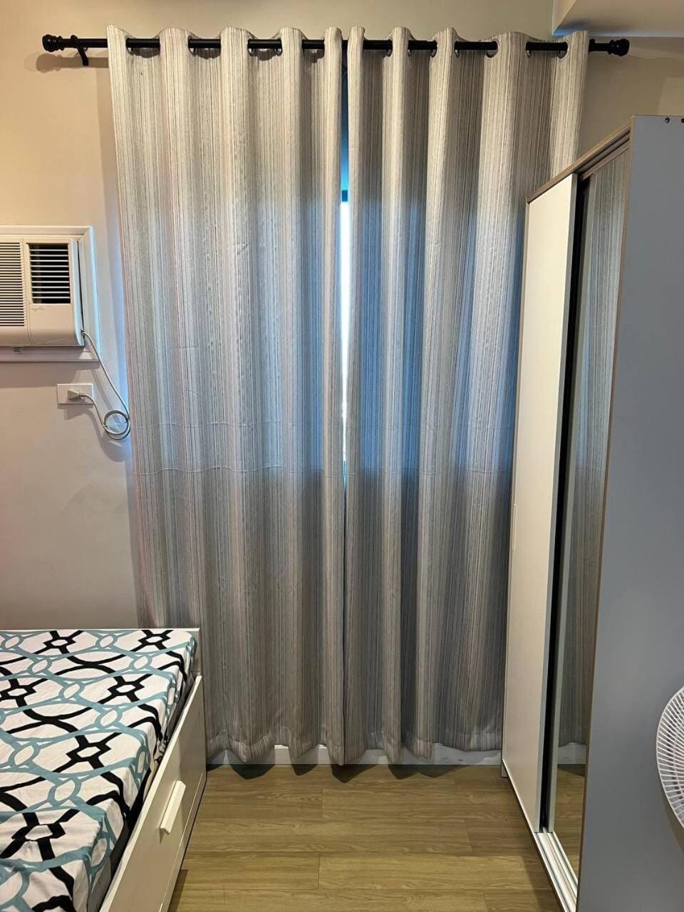 Bed, Kitchen or kitchenette, Bedroom, wardrobe