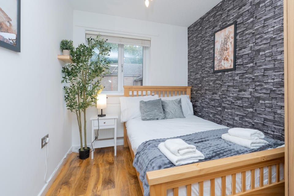 Open Mind Property - 3 Bed Home with Free Parking Apartment in Portsmouth