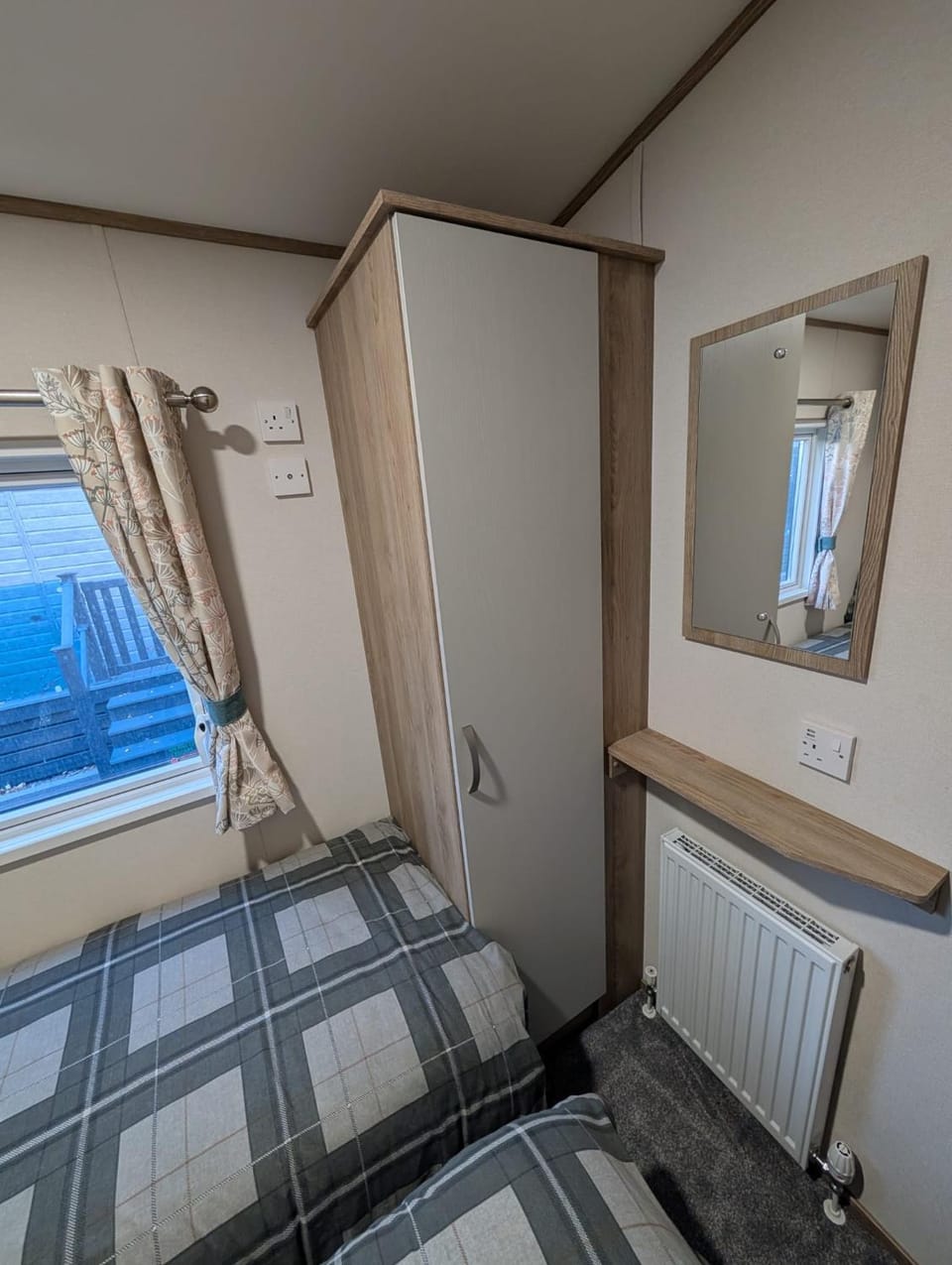 Number 8 Sandpiper ,NEW 6 Berth Elegant Holiday Home Mill Rythe Hayling Island Free WiFi & Parking Campground/ 
RV Resort in England