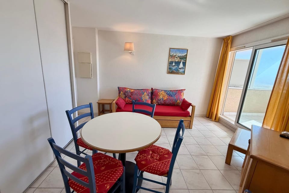 1 bedroom apartment Golfe-Juan Sea view Apartment in Antibes