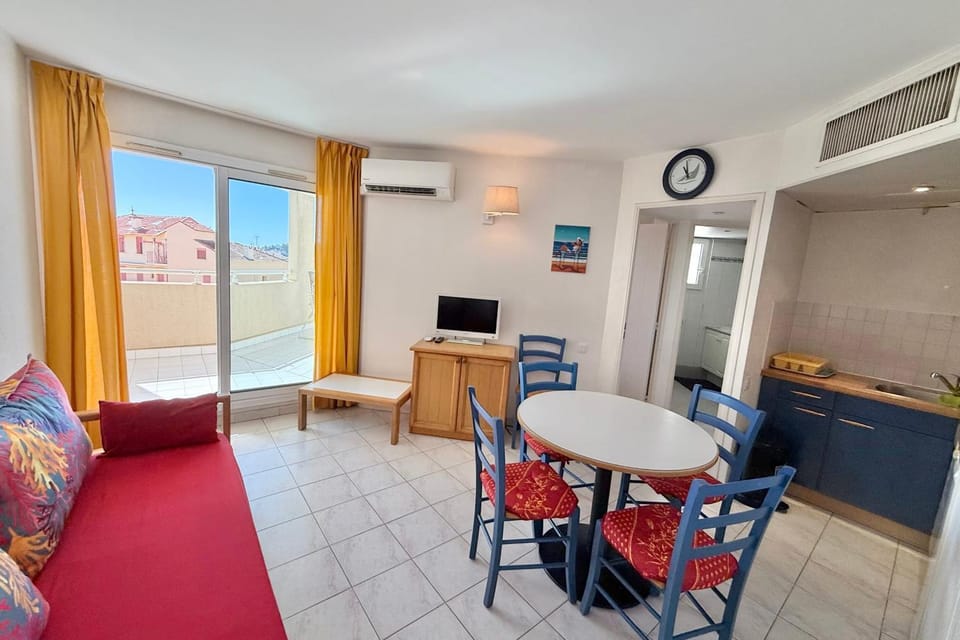 1 bedroom apartment Golfe-Juan Sea view Apartment in Antibes