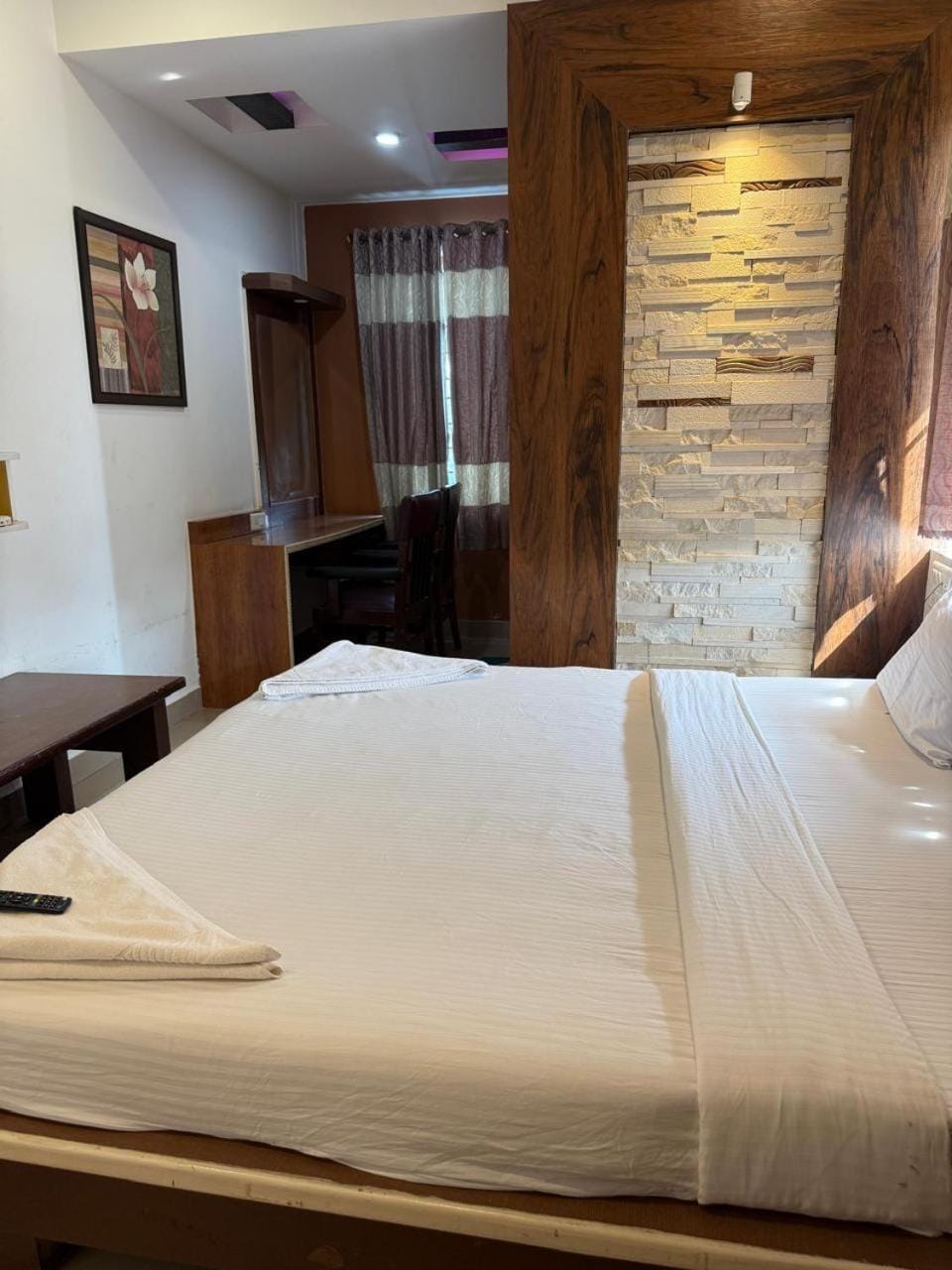 Vaishali Deluxe Comfort Hotel in Karnataka