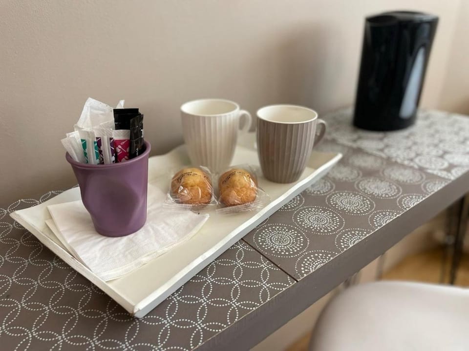 Coffee/tea facilities, Food and drinks