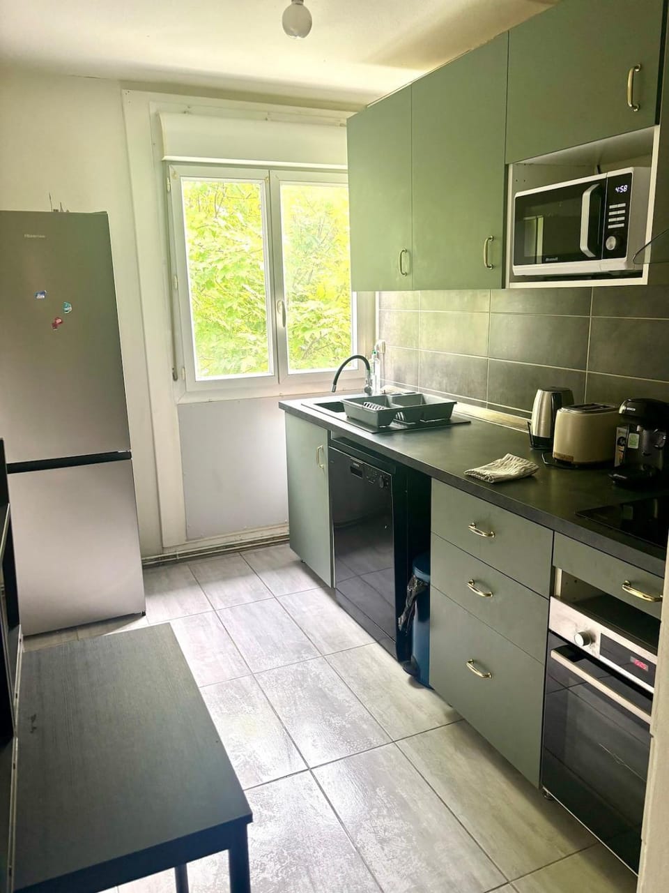 Renovated 3-Bedroom Apartment near UTT Apartment in Troyes