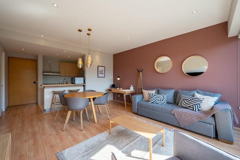 Capitalia Modern 1BR Near Torre Porsche & Gym House in Mexico City