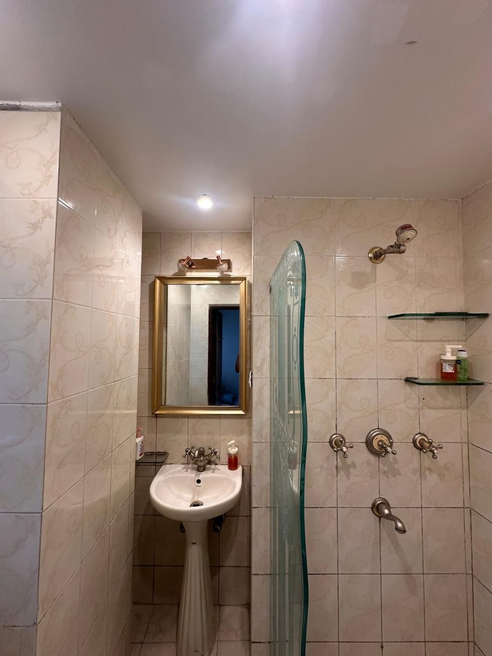 House of Bandra Apartment in Mumbai