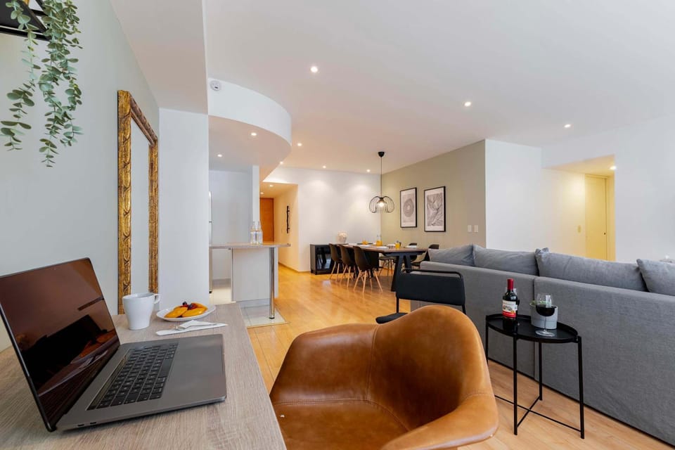 Capitalia Gym Access & Near to Santa Fe Mall Apartment in Mexico City