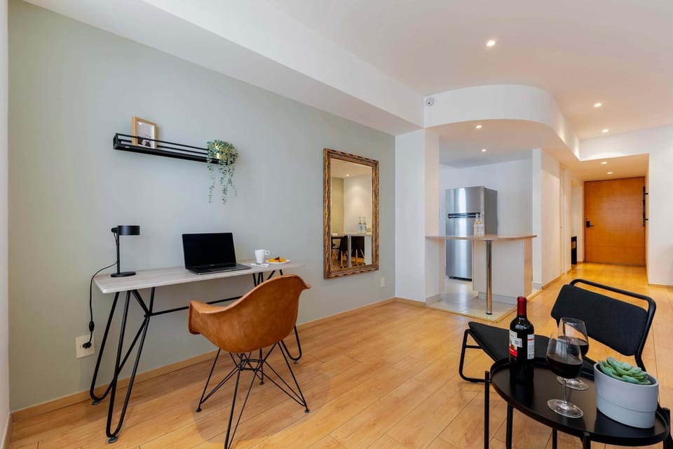 Capitalia Gym Access & Near to Santa Fe Mall Apartment in Mexico City