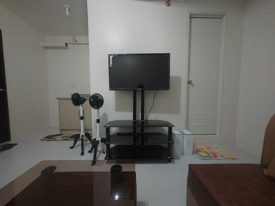 Communal lounge/ TV room, TV and multimedia, Living room