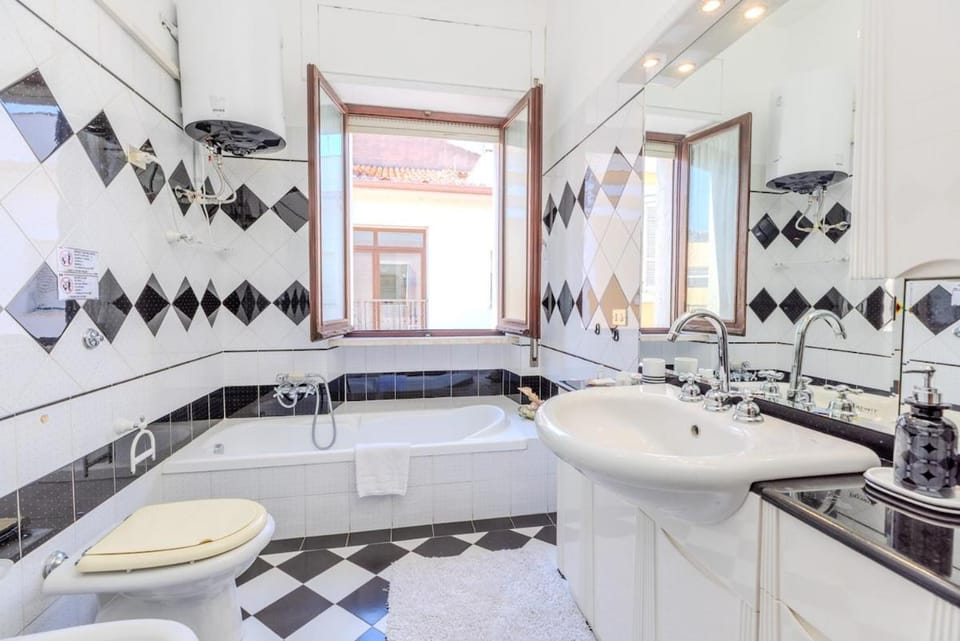 Toilet, Bathroom