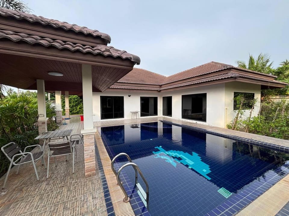 Unique Paradise Resort Villa in Pattaya City