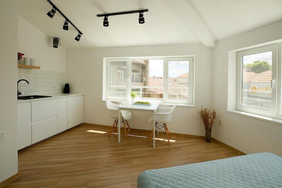 The Corner Studio Apartment in Varna