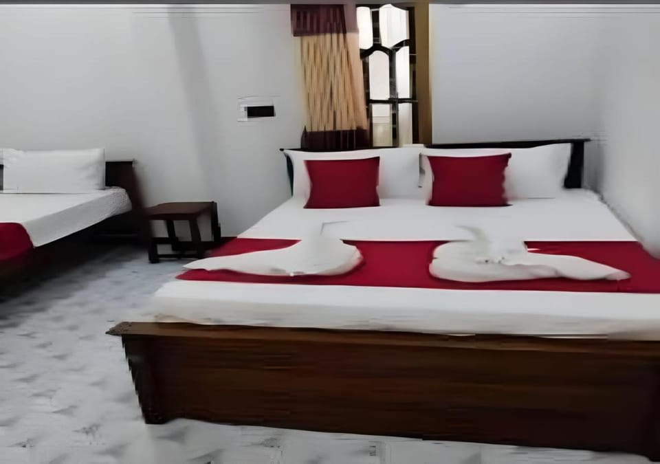 Aadhira Guest House Bed and Breakfast in Sri Lanka