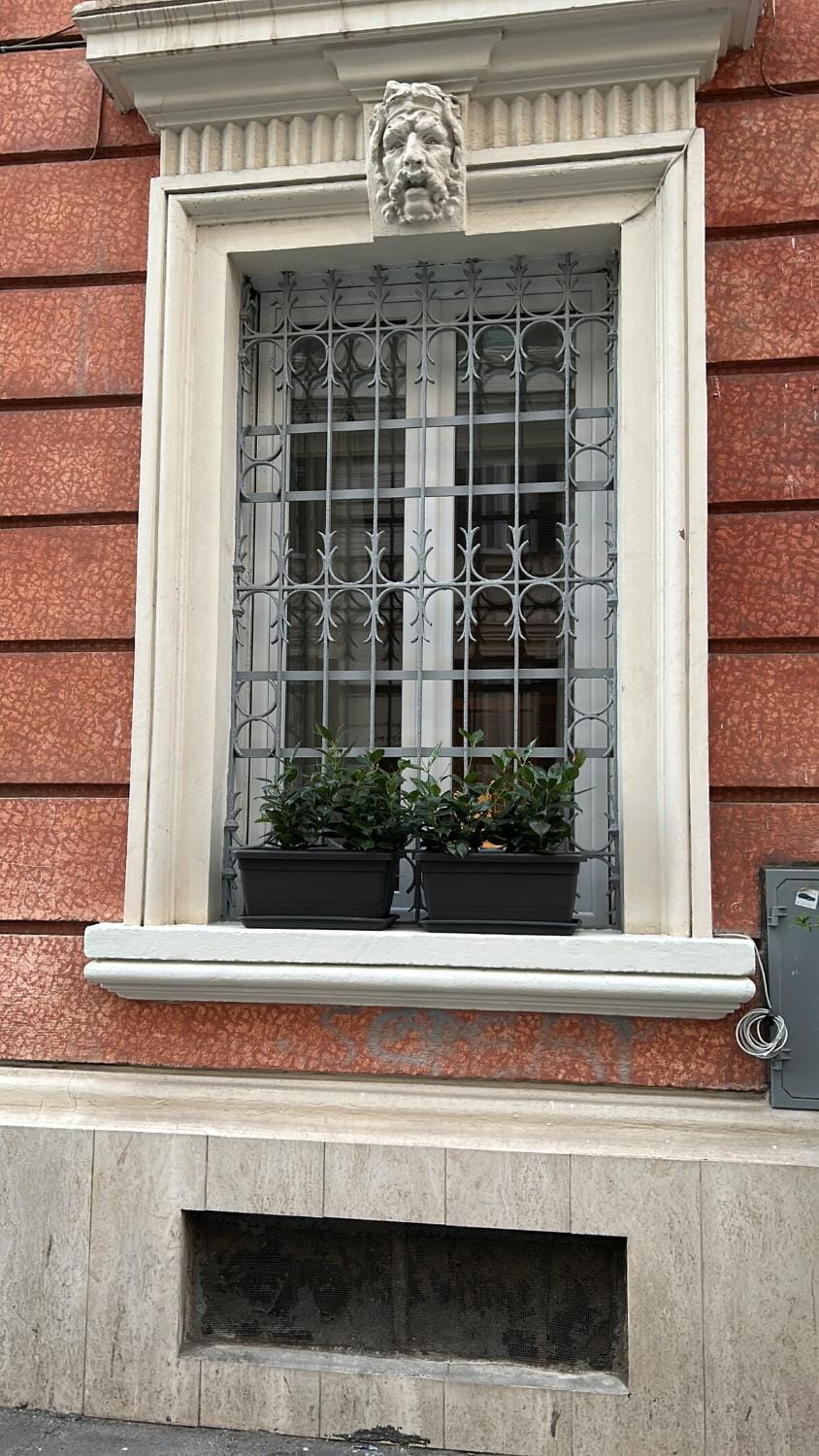 Property building, Facade/entrance, Day