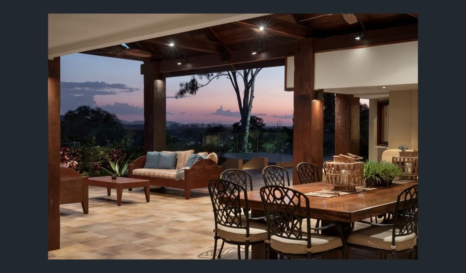Patio, Natural landscape, View (from property/room), Balcony/Terrace, Dining area, Mountain view