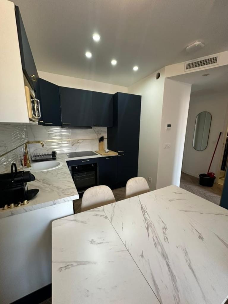 MOON 41 - Appartement Nice 4P Apartment in Nice