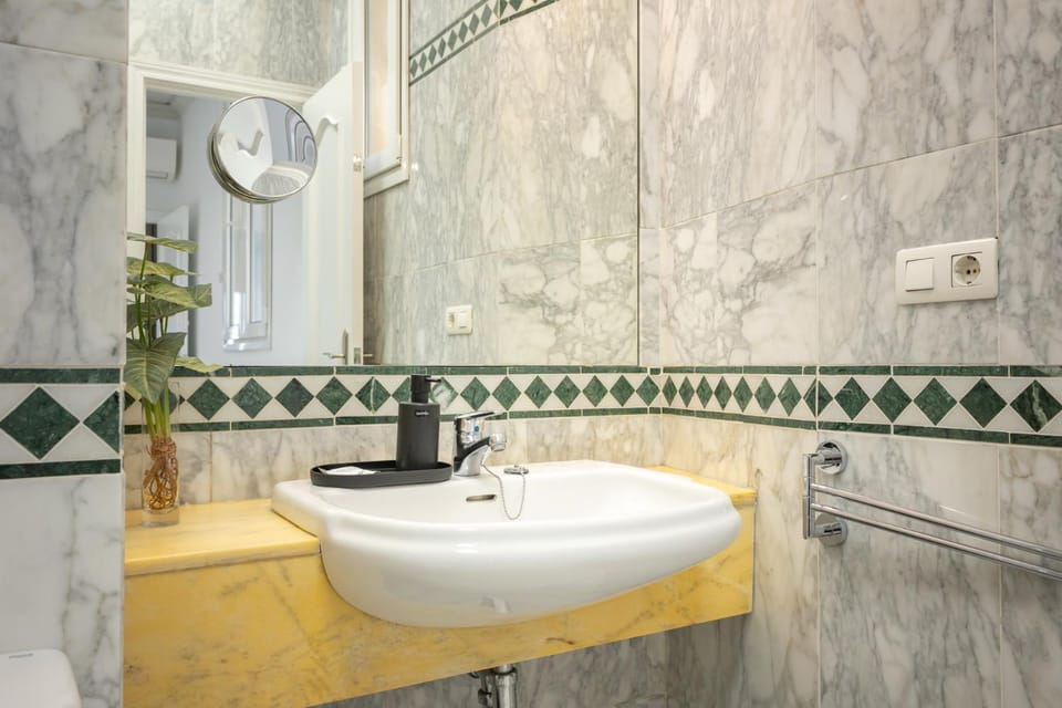 Campana Center Apartments Apartment in Seville