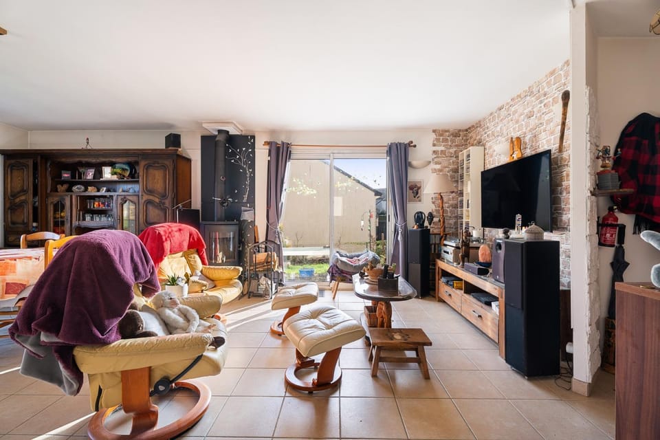 Property building, Living room