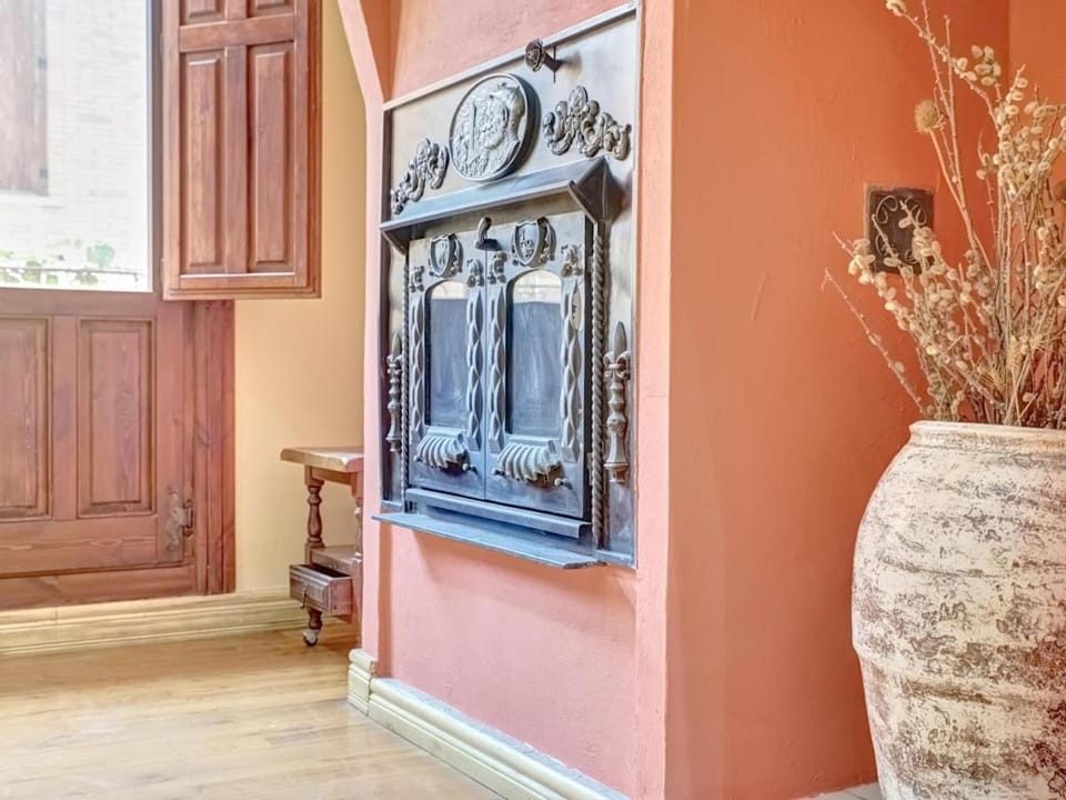 Living room, fireplace