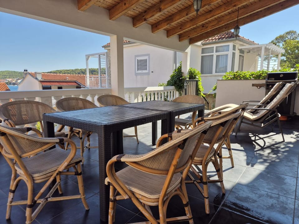 View (from property/room), Balcony/Terrace, Seating area