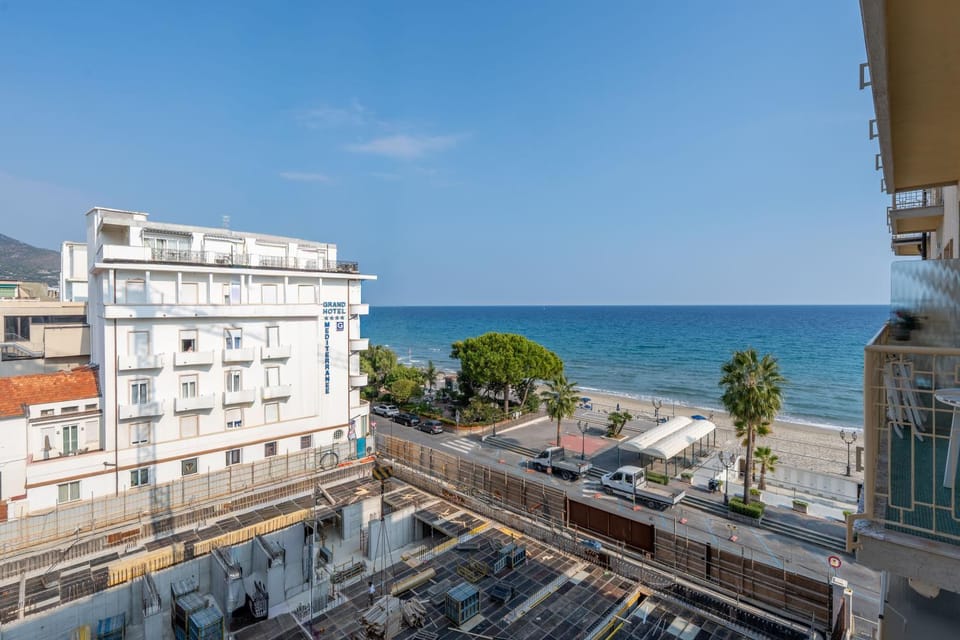Day, Neighbourhood, Natural landscape, Beach, Sea view, Parking