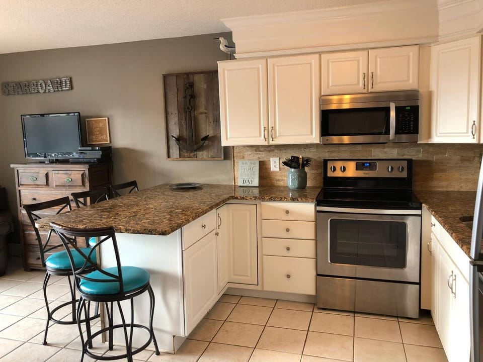 Kitchen or kitchenette, kitchen