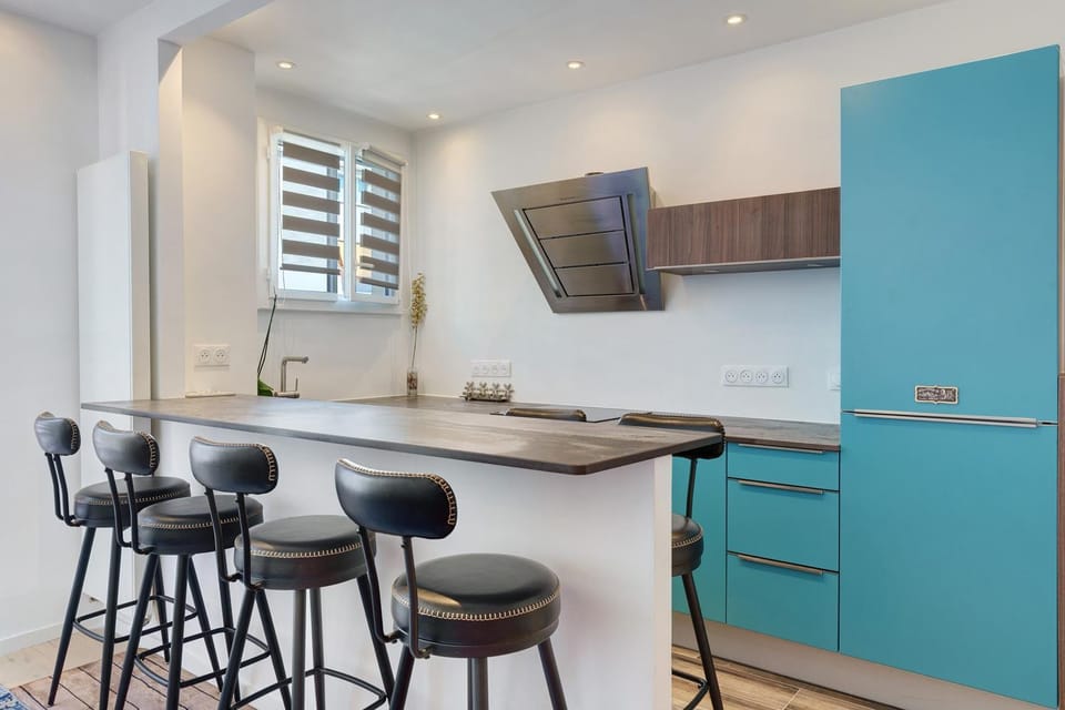 Kitchen or kitchenette, Living room
