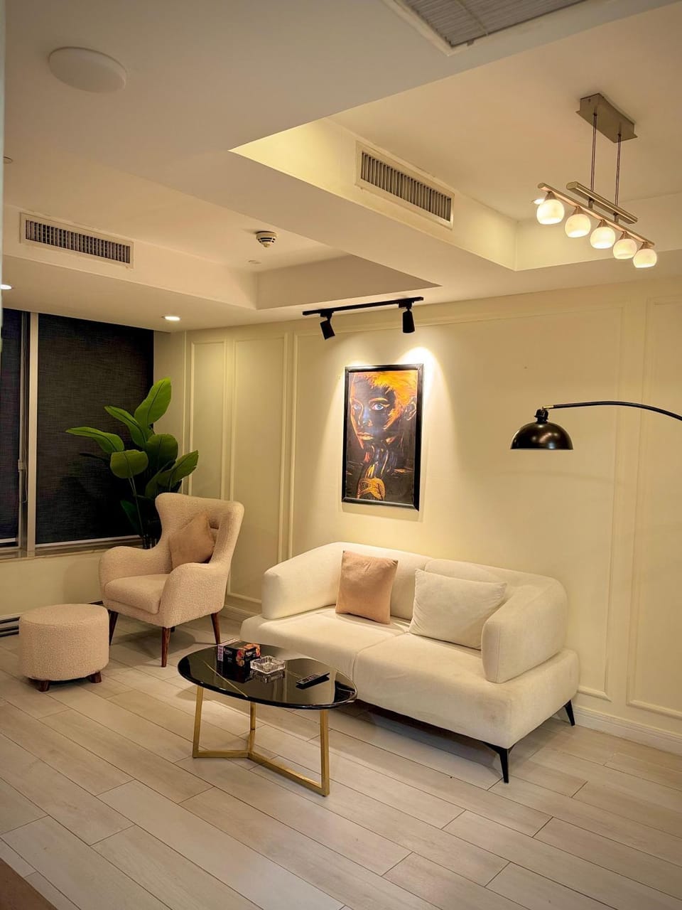 Living room, Seating area