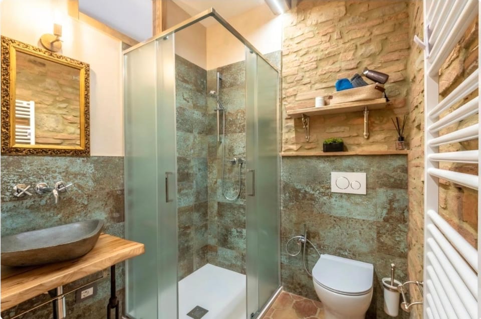 Shower, Toilet, Bathroom