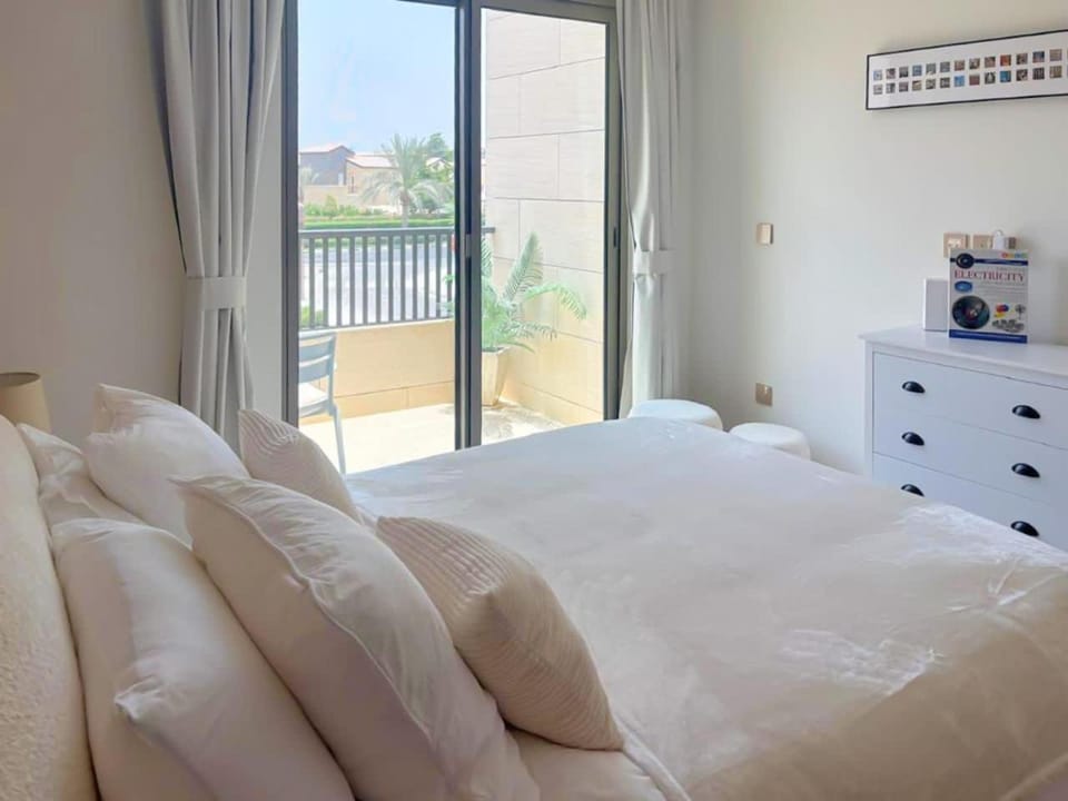 Luxury 3BR Villa with Pool View & Modern Comfort Villa in Dubai