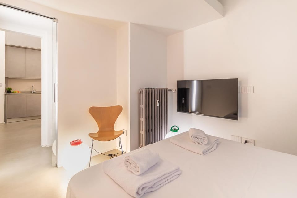Novocomum Rationalism Terragni's Architect apt Apartment in Como