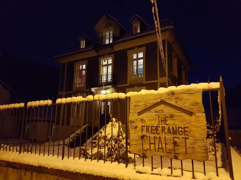 Property building, Property logo or sign, Winter