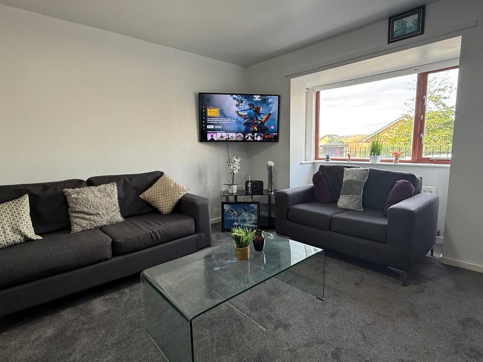 Communal lounge/ TV room, Communal lounge/ TV room