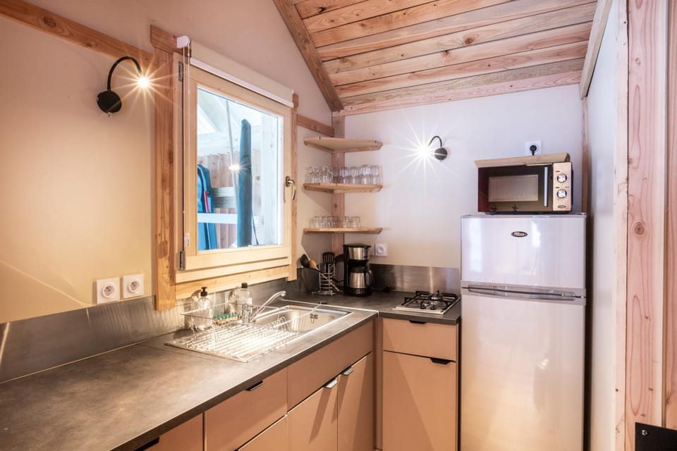 Kitchen or kitchenette, stove