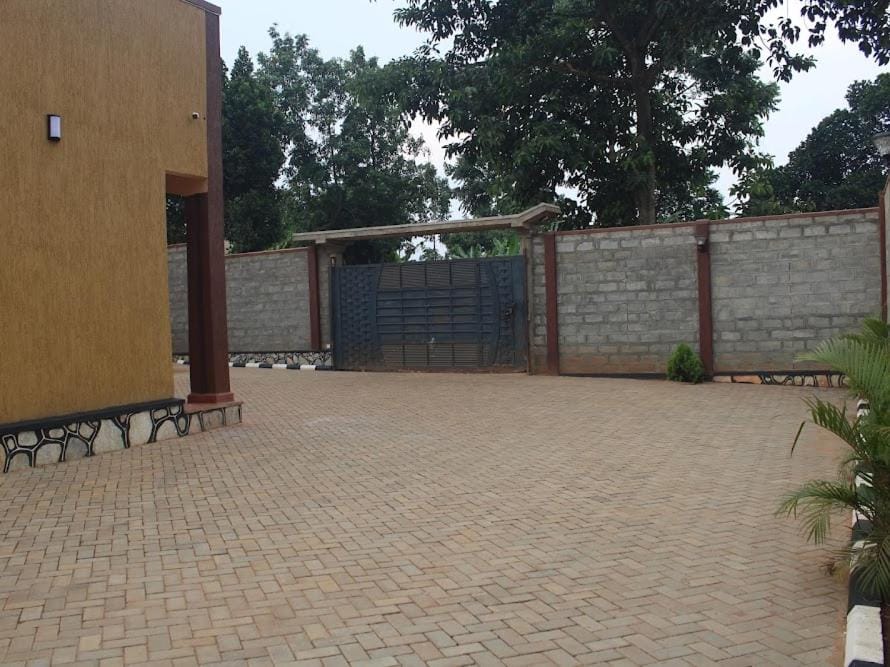 Lexus Guest House, Kasangati Hotel in Uganda