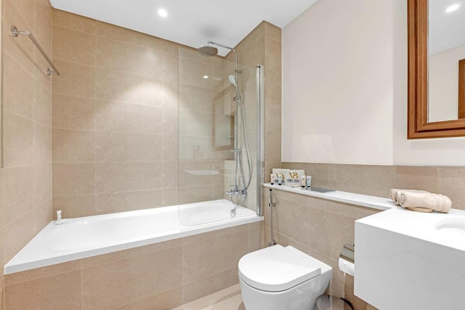 Bathroom, towels